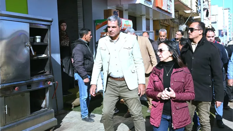محافظ البحيرة تقود حملة مفاجئة: تحرير 40 محضرًا تموينيا برشيد