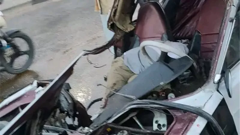 مشهد دموي على كوبري الواسطى.. مصرع شاب وإصابة آخر في تصادم بأسيوط