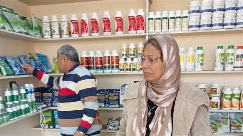 حملات مكثفة لضبط محال المبيدات الزراعية المخالفة بطوخ وقليوب بالقليوبية 