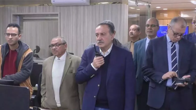 محافظ أسيوط يتابع تنفيذ محور البداري طريق البحر الأحمر  