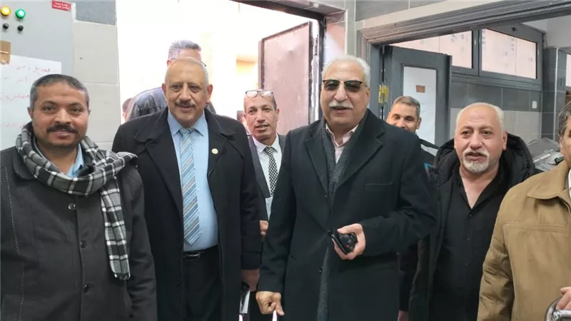وكيل وزارة التربية والتعليم بالقليوبية يتابع مركز توزيع أسئلة الشهادةالإعدادية