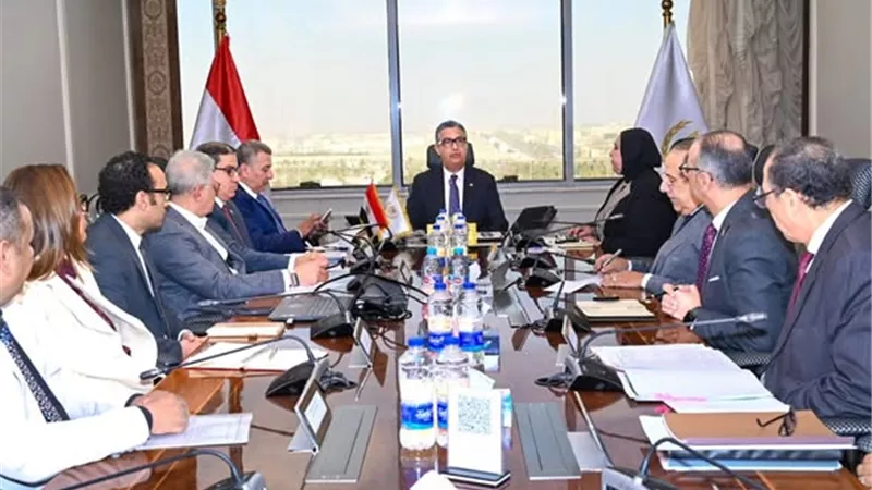 وزير التموين يعقد اجتماعًا مع مجلس إدارة شركة السكر والصناعات التكاملية