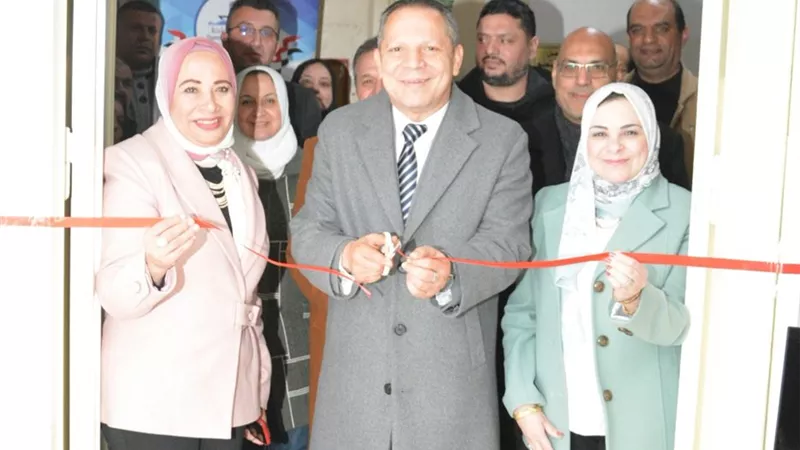 رئيس جامعة دمياط يفتتح معمل حاسب آلي جديد بكلية التربية