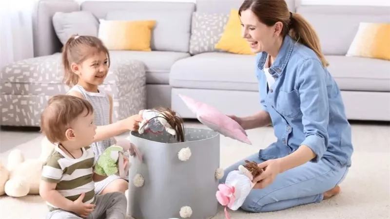 لماذا نشعر بالقرب من طفل أكثر من غيره ؟ العلم يجيب 	