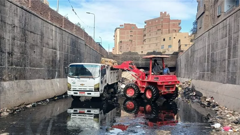 حي المعصرة يرفع القمامة ويستجيب لشكاوى قاطني شارع جمال عبدالناصر بالقاهرة