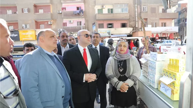 محافظ بني سويف يتابع ميدانيا موقف السلع ومستوى الخدمات التموينية المقدمة  