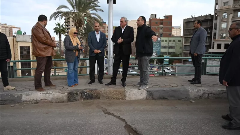 محافظ الغربية يتفقد كوبري المعرض بطنطا ويشدد على سلامة المواطنين