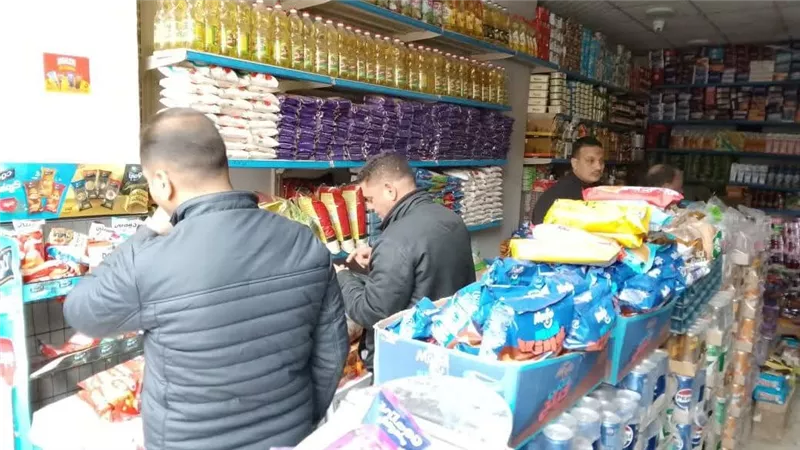 ضبط 540 علبة سجائر مستوردة بدون فواتير خلال حملة تموينية بالقليوبية