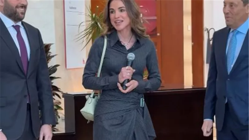 الملكة رانيا رمز الأناقة العصرية بفستان ISABEL MARANT