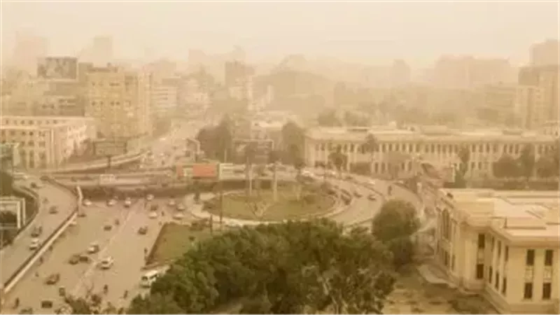 حالة الطقس اليوم الجمعة.. منخفض جوي قوي يضرب البلاد وتحذيرات هامة