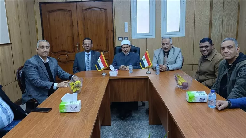 رئيس جامعة الأزهر يشيد بأعمال التطوير والتجديد التي تشهدها كلية طب الأسنان