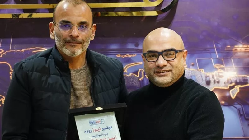 بعد 30 سنة.. أيمن بهجت قمر يمتنع عن جلب تذاكر حفلات عمرو دياب منه