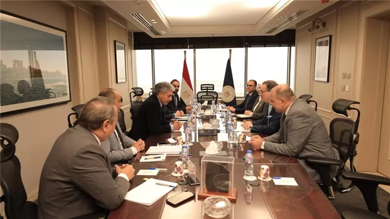 قبل عيدهم.. أبرز ما نقاشه الوزير مع التنظيم والإدارة لتحسين أوضاع الآثاريين 