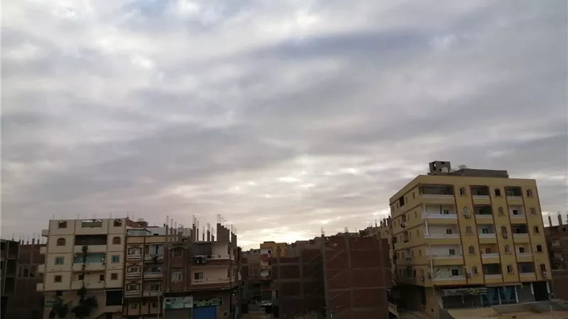 انخفاض طفيف في درجات الحرارة وشبورة مائية تضرب السويس