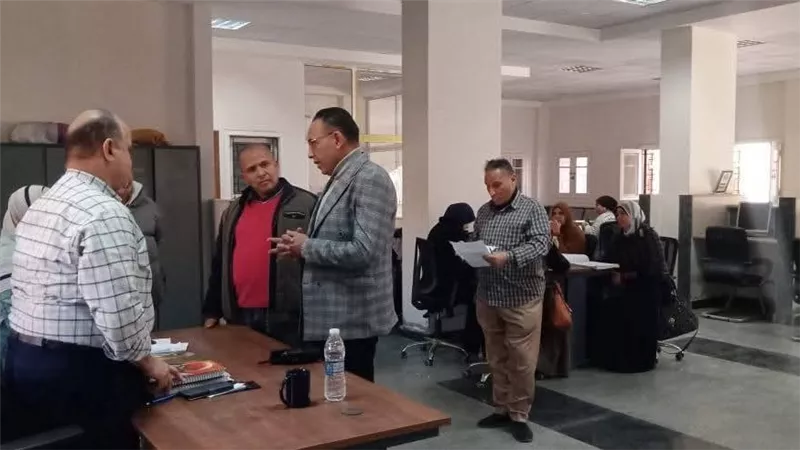 الزرقاني يتابع مستجدات ملفي التصالح والمتغيرات بمجمعي الخدمات بزاوية الناعورة