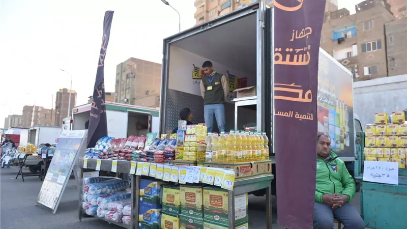 افتتاح سوق اليوم الواحد بإمبابة لتوفير السلع الأساسية بأسعار مخفضة