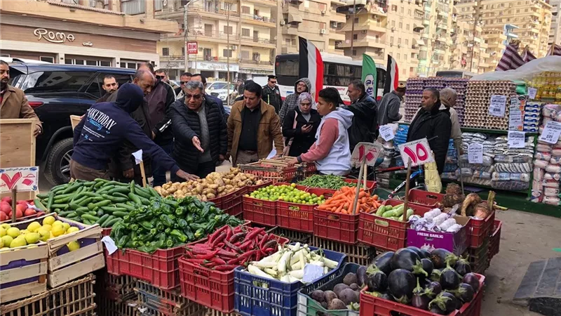 لمتابعة الحالة العامة.. محافظ الدقهلية يتفقد شوارع وميادين حي غرب المنصورة 