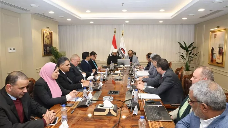 وزيرا الأوقاف وقطاع الأعمال العام يبحثان تعظيم الاستفادة من الأصول
