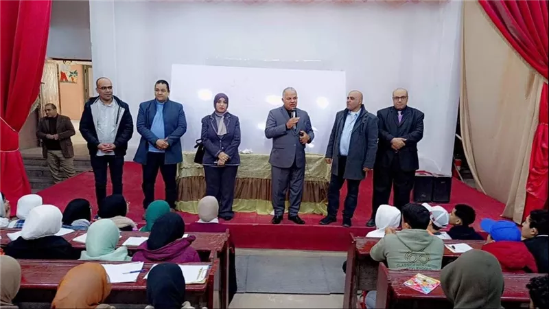 تعليم الفيوم يشيد بتنظيم القوافل التعليمية المجانية لطلاب الإعدادية والثانوية