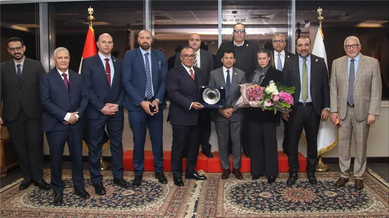 وزير الرياضة يجتمع باتحاد السلة لمتابعة خطط التطوير وزيادة الانتشار