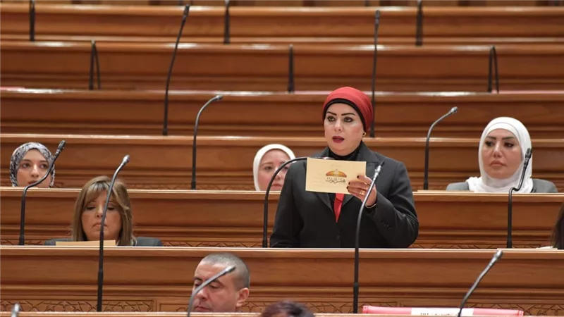 جيهان شاهين تعلن إعدادها لمشروع قانون شامل لتنظيم التطبيب والعلاج عن بُعد