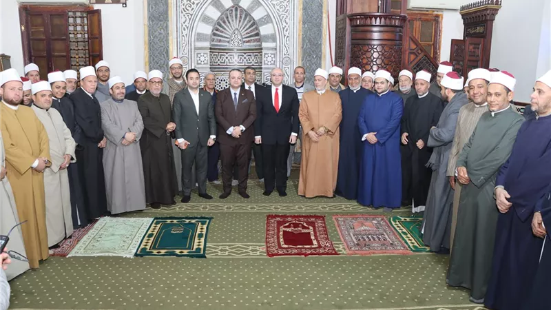 محافظ بني سويف يهنئ أبناء وقيادات المحافظة باحتفالات الإسراء والمعراج