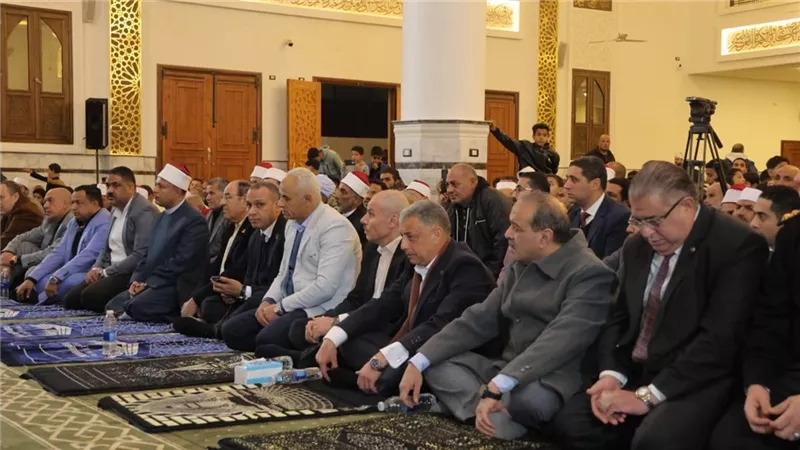 محافظ الإسماعيلية يفتتح مسجد 