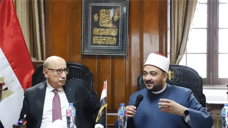 أمين المجلس الأعلى للشئون الإسلامية مُحاضرًا بمحكمة النقض