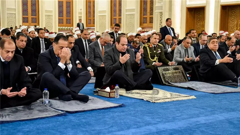 بحضور الرئيس السيسي ومدبولي.. افتتاح مسجد العزيز الحكيم بالمقطم 