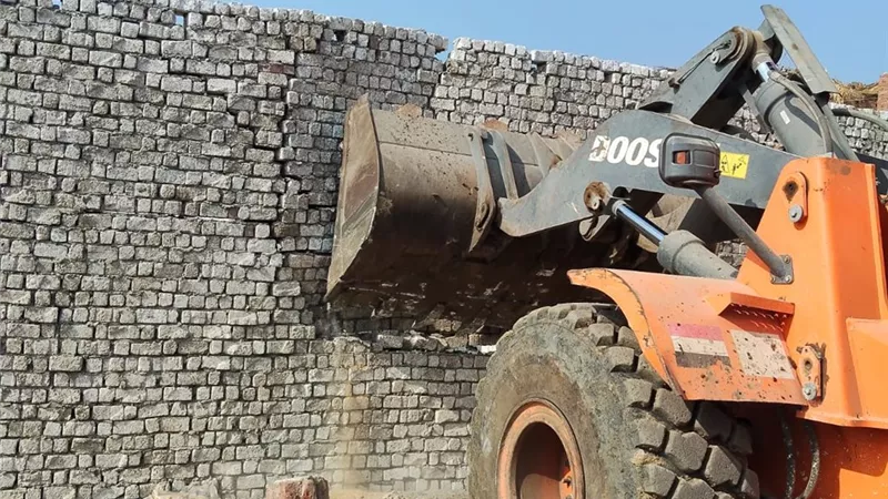 محافظ الجيزة: إزالة 325 حالة تعدي خلال المرحلة الأولى للحفاظ علي أملاك الدولة