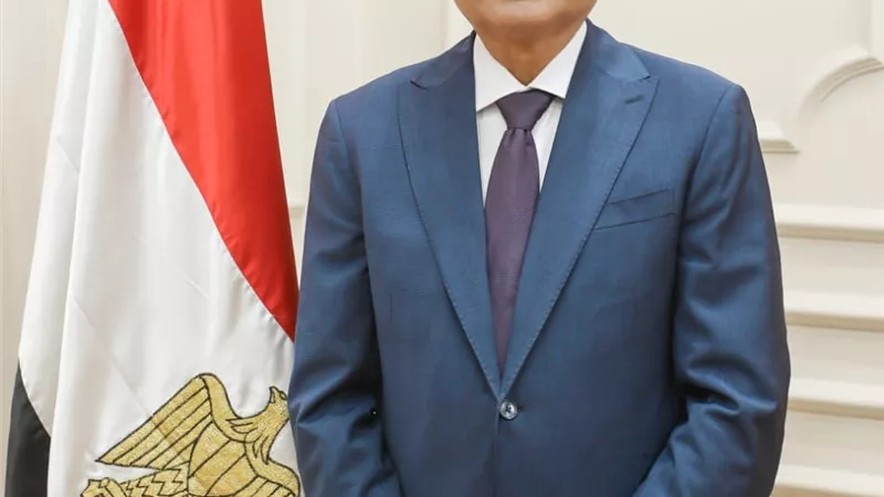 محافظ القاهرة: الدولة تولي اهتمامًا كبيرًا بتطوير منطقة الزبالين بمنشأة ناصر 