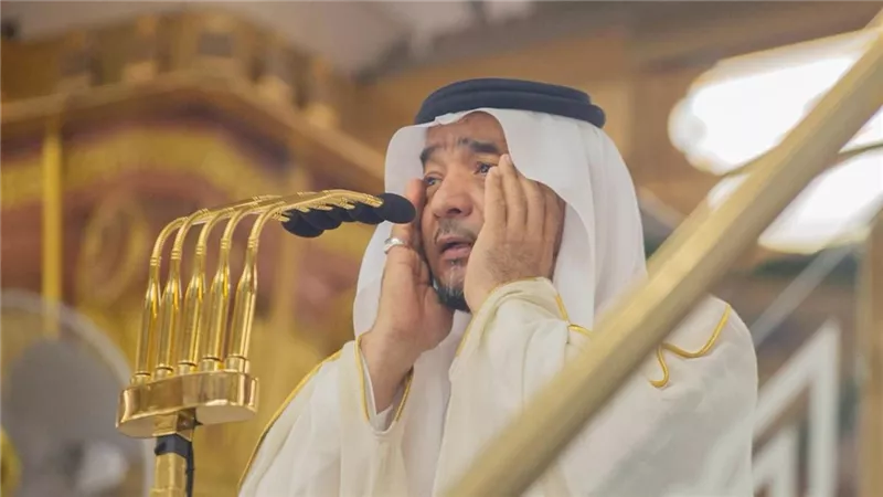 «المعراج آية أكبر من الإسراء».. خطيب المسجد النبوي يكشف أعظم ما نزل على النبي