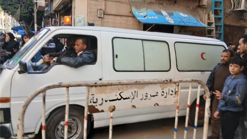تشييع جثمان الفنان الشاب محمد الإمام بمسقط رأسه في محافظة الإسكندرية 
