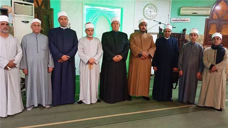 حملة تفتيش على مساجد الجيزة.. و«عمارة» يشيد بإمام مسجد الحصري ويعلن تكريمه 