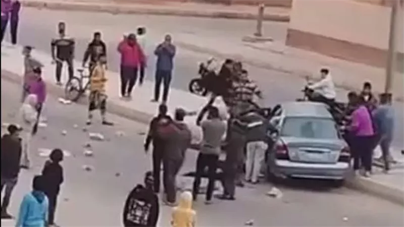 فيديو استعراض سيارة أمام مدرستين بحدائق أكتوبر يثير الجدل.. والتعليم توضح