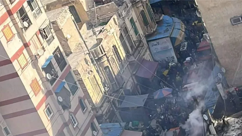 السيطرة على حريق محل أسماك في الإسكندرية وإصابة شخص