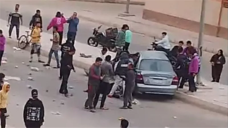 العربة الطائشة..سيارة يقودها طالب بالثانوى تدهس 3 أشخاص بحدائق أكتوبر 