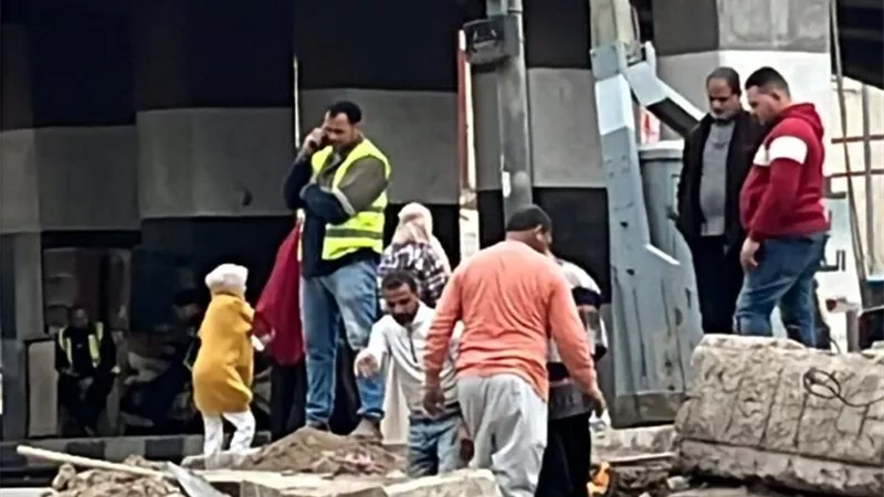 محافظ البحيرة توجه باتخاذ إجراءات حاسمة حفاظا على المواطنين أثناء غلق المزلقان