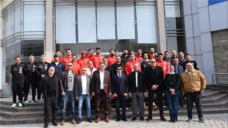 وزير الرياضة يحفز لاعبي منتخب اليد قبل السفر إلى رواندا للمشاركة بأمم أفريقيا