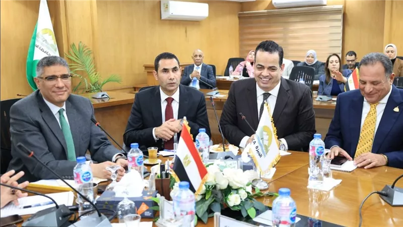 بحضور وسيم كمال وزيدان.. محافظ الجيزة يستقبل أعضاء مجلسي النواب والشيوخ 