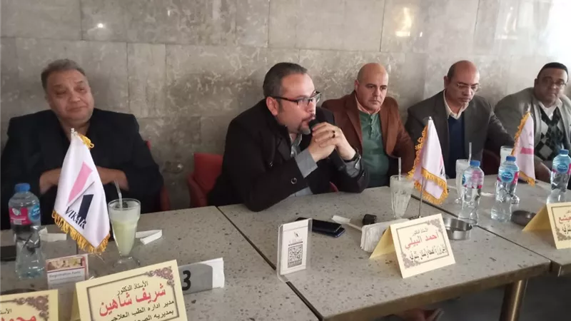 وكيل الصحة بالشرقية يشهد اليوم العلمي لقسم الجلدية بمستشفى الزقازيق العام