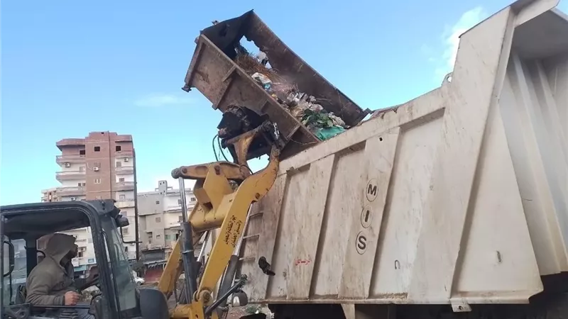 رفع 200 طن قمامة ومخلفات في 24 ساعة ضمن خطة شاملة لتحسين البيئة بكفر الزيات