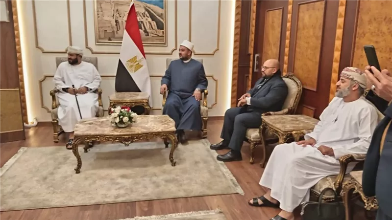 وزير الأوقاف العماني يصل إلى القاهرة للمشاركة في المؤتمر الدولي 36 