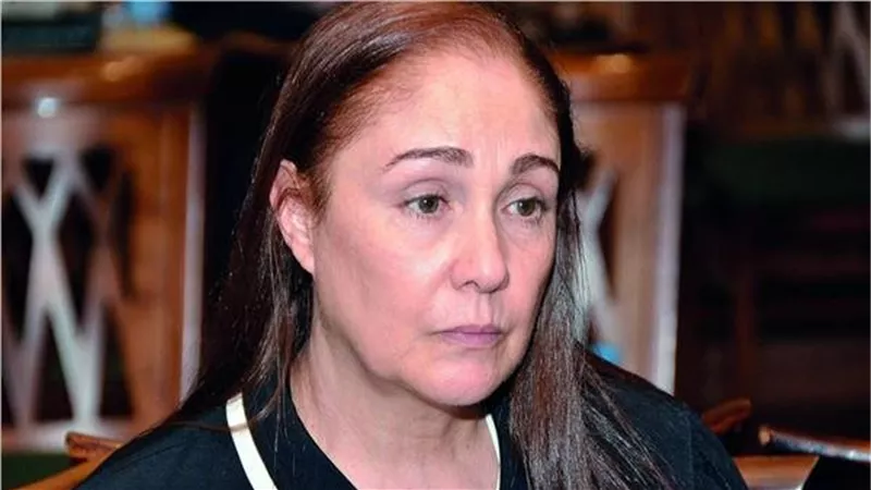 تعرف على موعد تشييع الجنازة .. وفاة شقيق الفنانة شيرين  