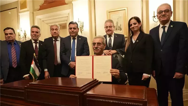 حماس: نضغط مع الوسطاء على الاحتلال للسماح بدخول لجنة إدارة غزة إلى القطاع  