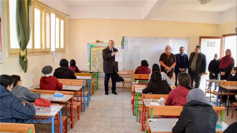 انتظام وهدوء لجان اللغة الإنجليزية فى ثانى أيام امتحانات الإعدادية ببورسعيد