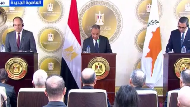  بدر عبد العاطي: مصر حريصة على تعزيز التواصل والتشاور مع اليونان وقبرص 