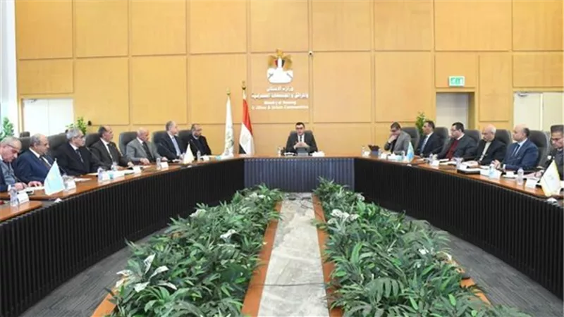 وزير الإسكان يتابع تنفيذ مشروعات 