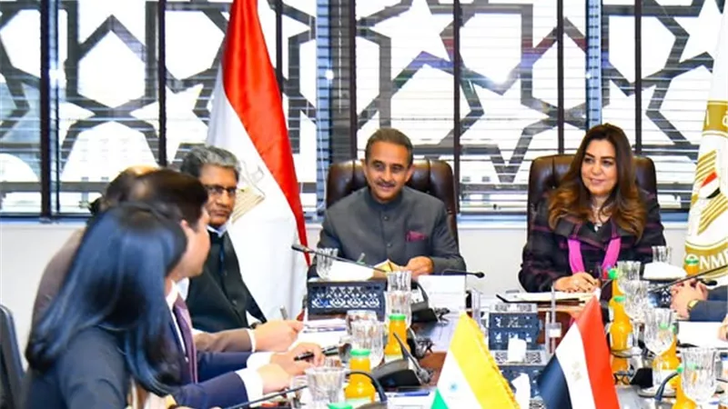 وزيرة البيئة تلتقي نظيرها الهندي لبحث تعزيز التعاون البيئي بين البلدين