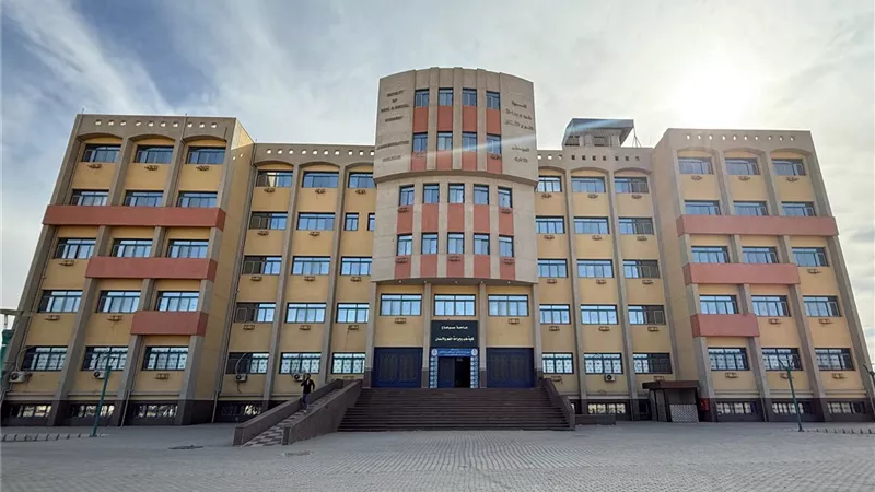 تشغيل 10 عيادات خارجية بمستشفى طب وجراحة الفم والأسنان بجامعة سوهاج